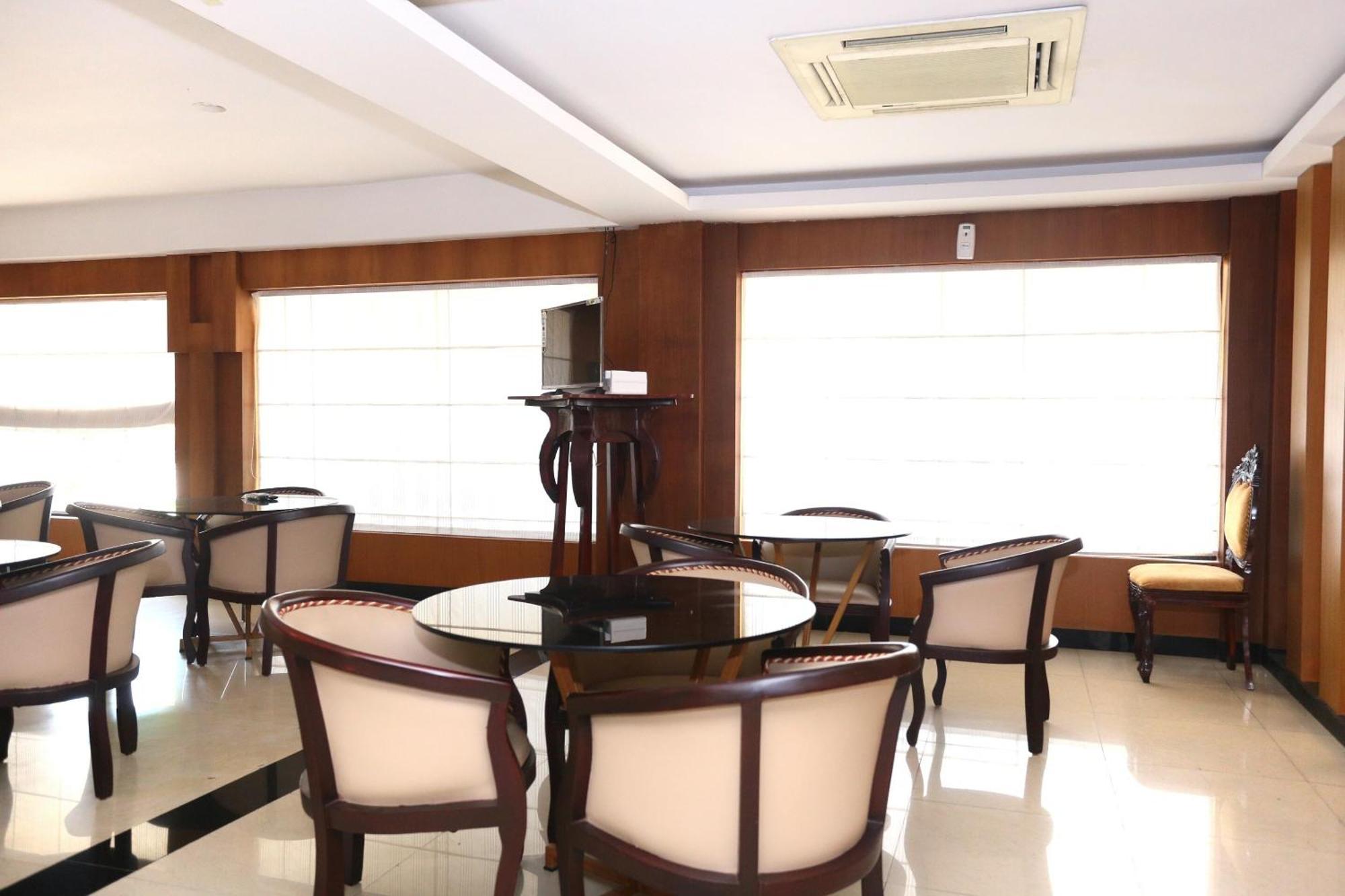 Super Townhouse Dona Castle Ξενοδοχείο Kollam Εξωτερικό φωτογραφία
