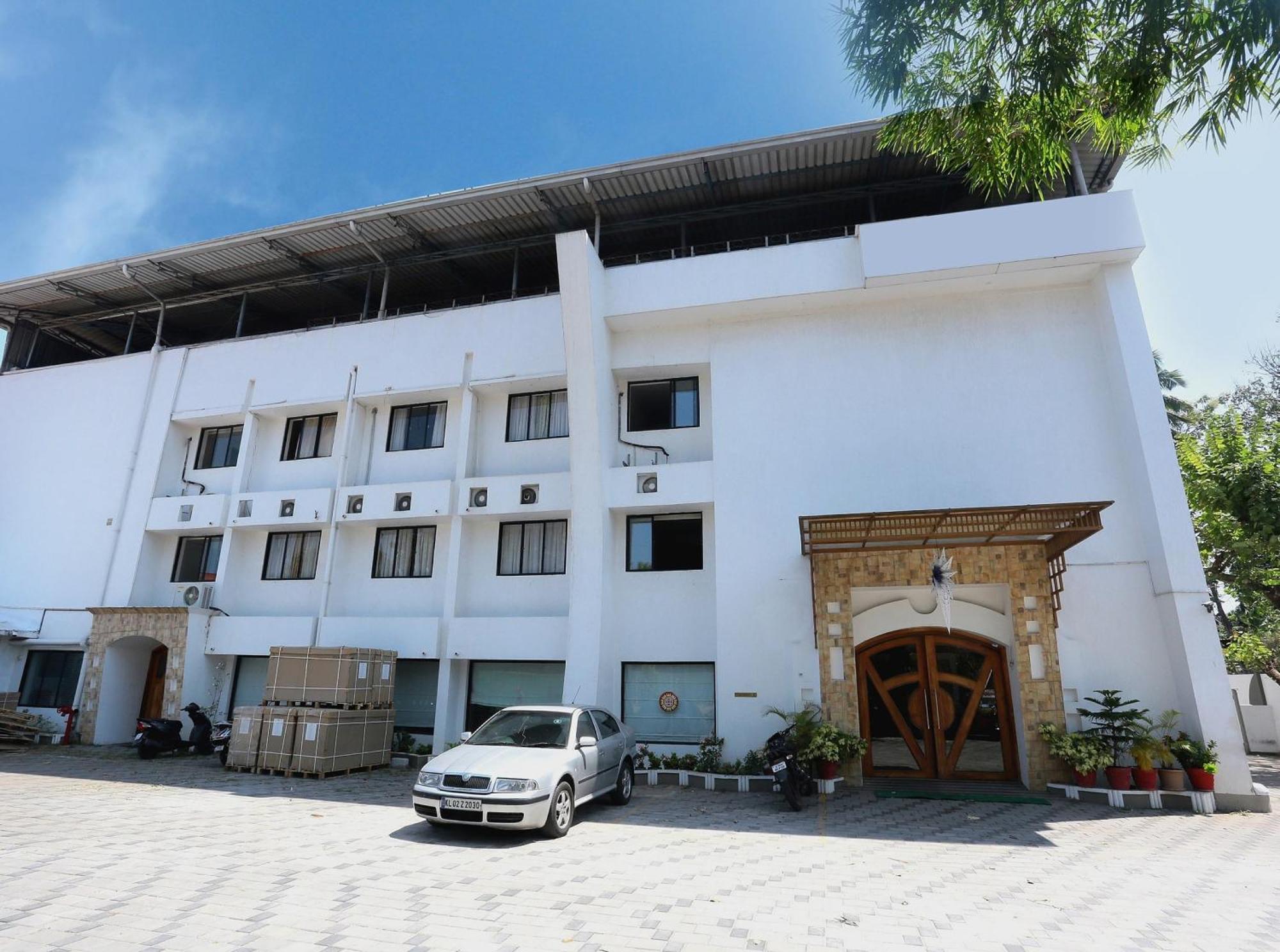 Super Townhouse Dona Castle Ξενοδοχείο Kollam Εξωτερικό φωτογραφία